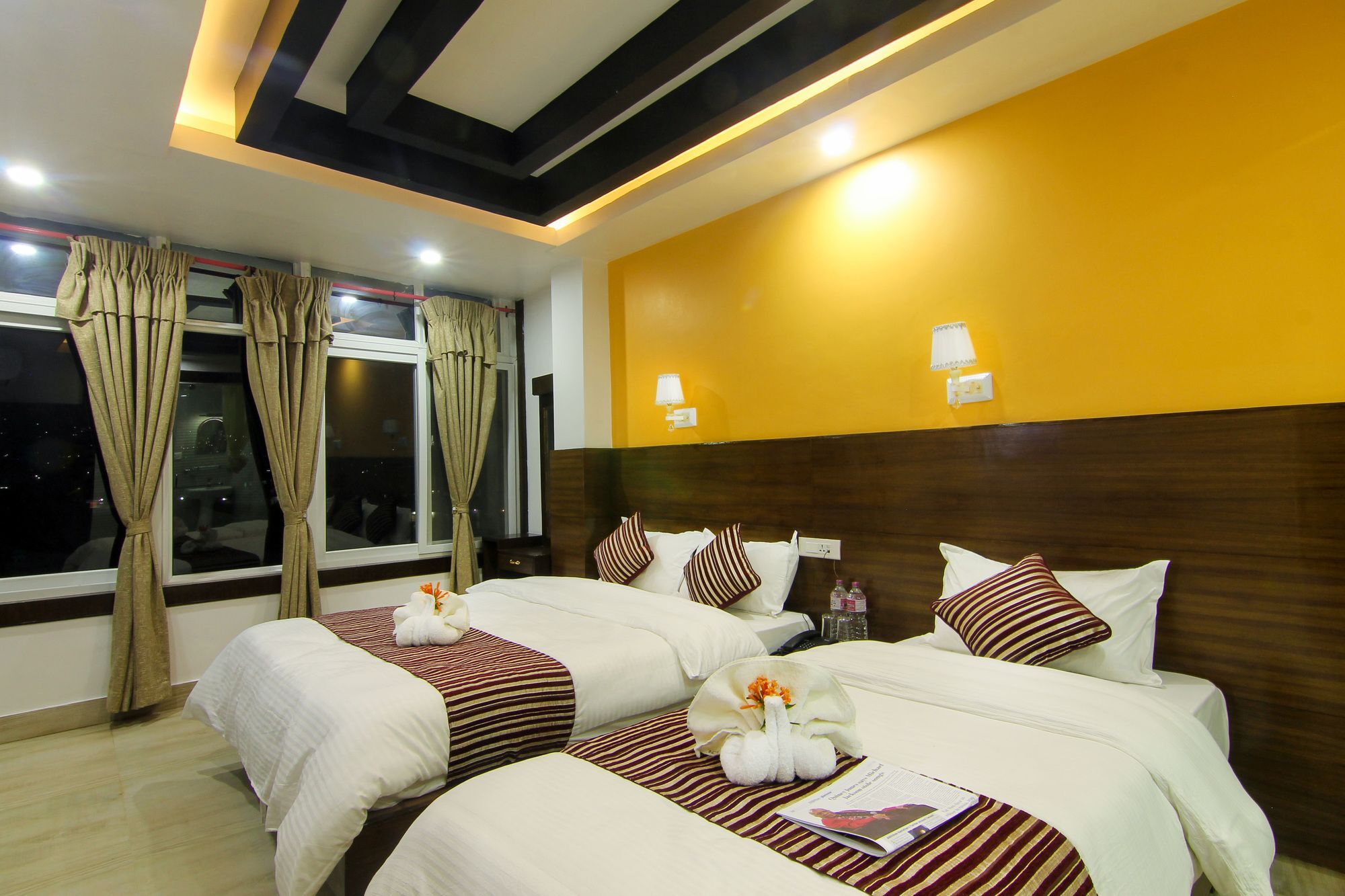 Hotel Lakeside Pokhara Exteriör bild